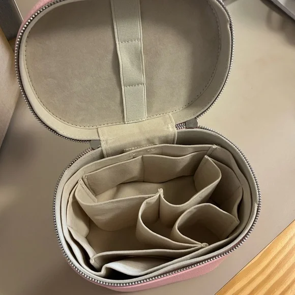 Amazon Pink Vanity Case - Picture 6 of 6